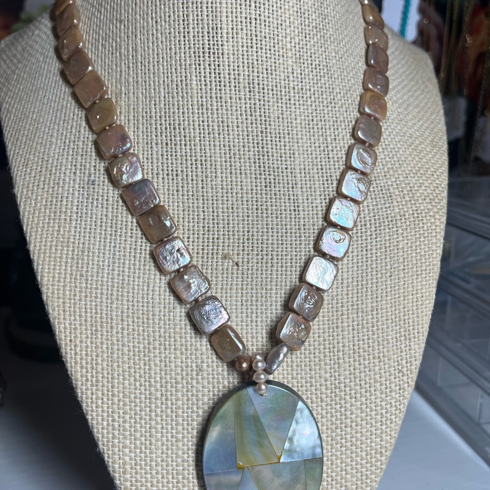 MASAMI Elegant Maximalist Pearl Necklace